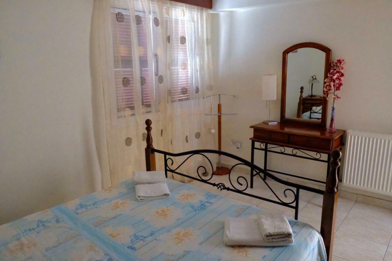 Villa On The First Line Пея Екстериор снимка
