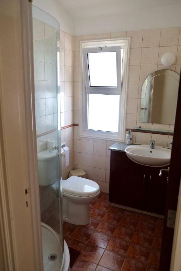 Villa On The First Line Пея Екстериор снимка