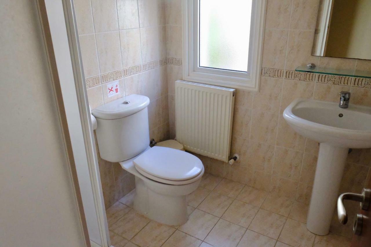 Villa On The First Line Пея Екстериор снимка